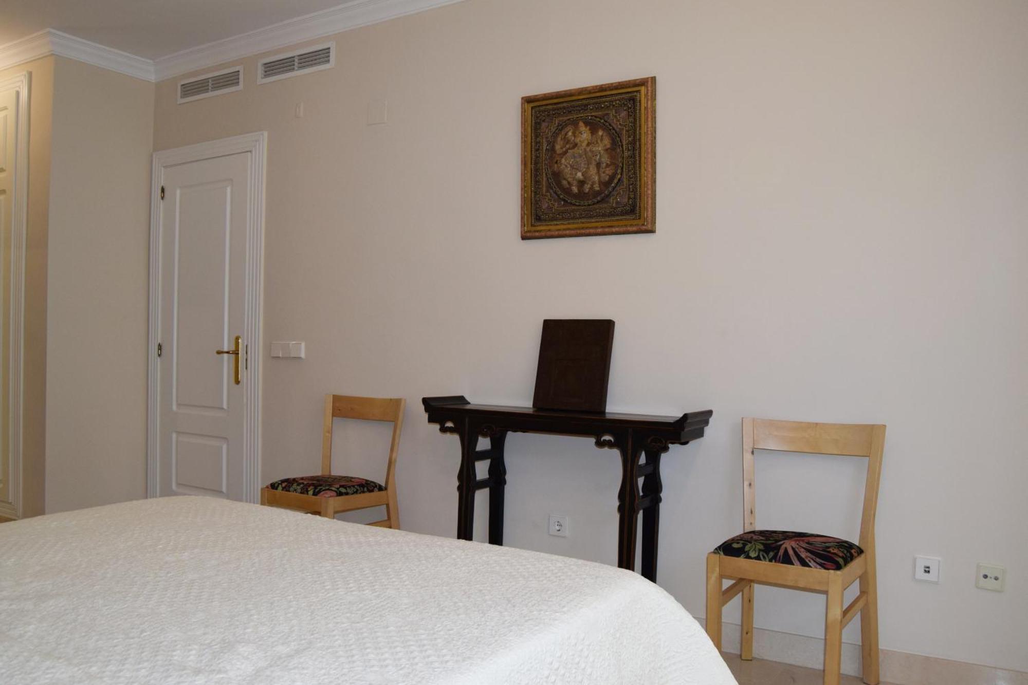 Spacious In Sea View & Shared Pool Appartamento Marbella