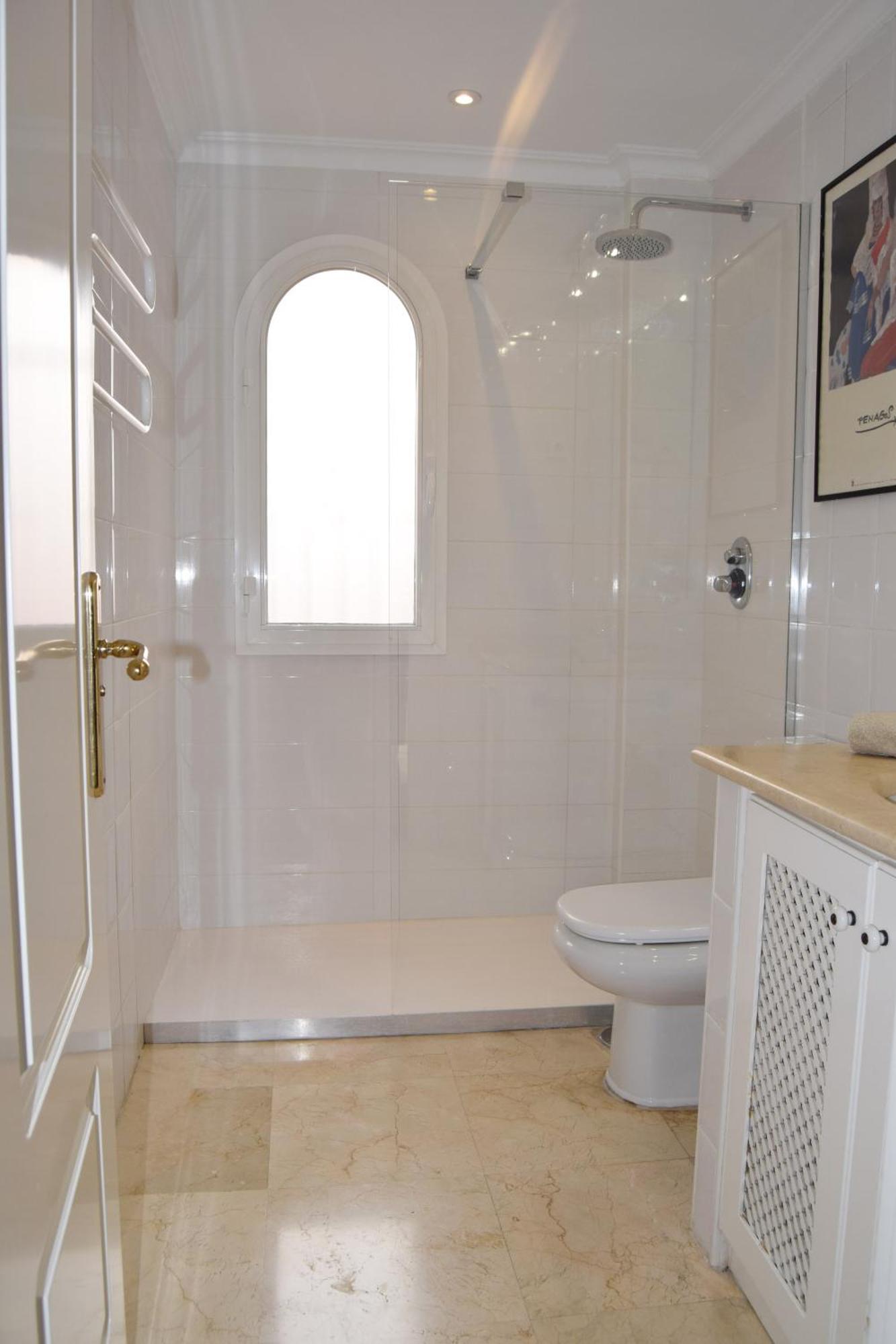 Spacious In Sea View & Shared Pool Marbella