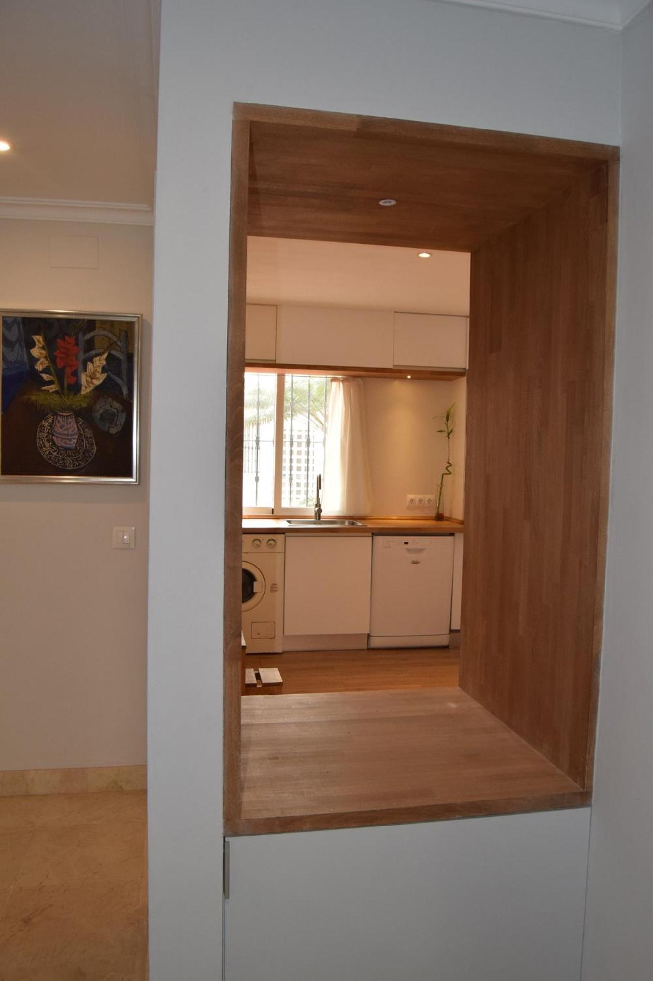 Appartamento Spacious In Sea View & Shared Pool *