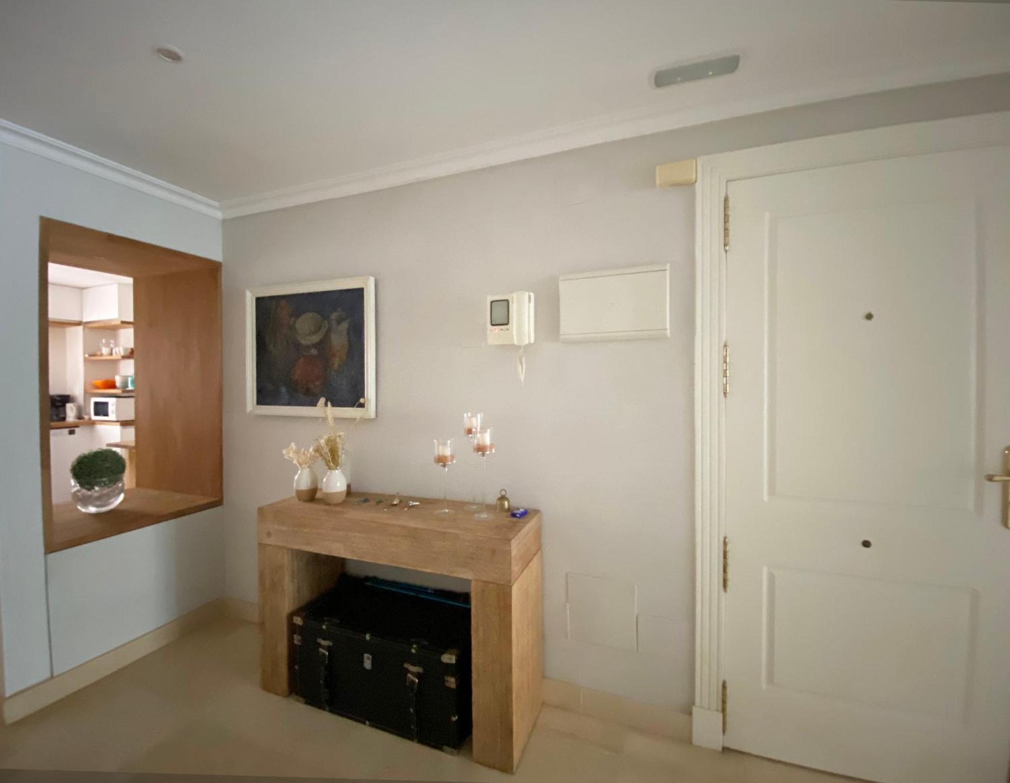 Appartamento Spacious In Sea View & Shared Pool