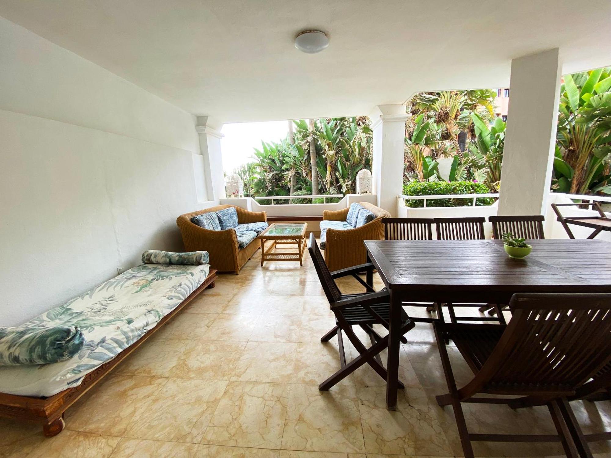 Spacious In Sea View & Shared Pool