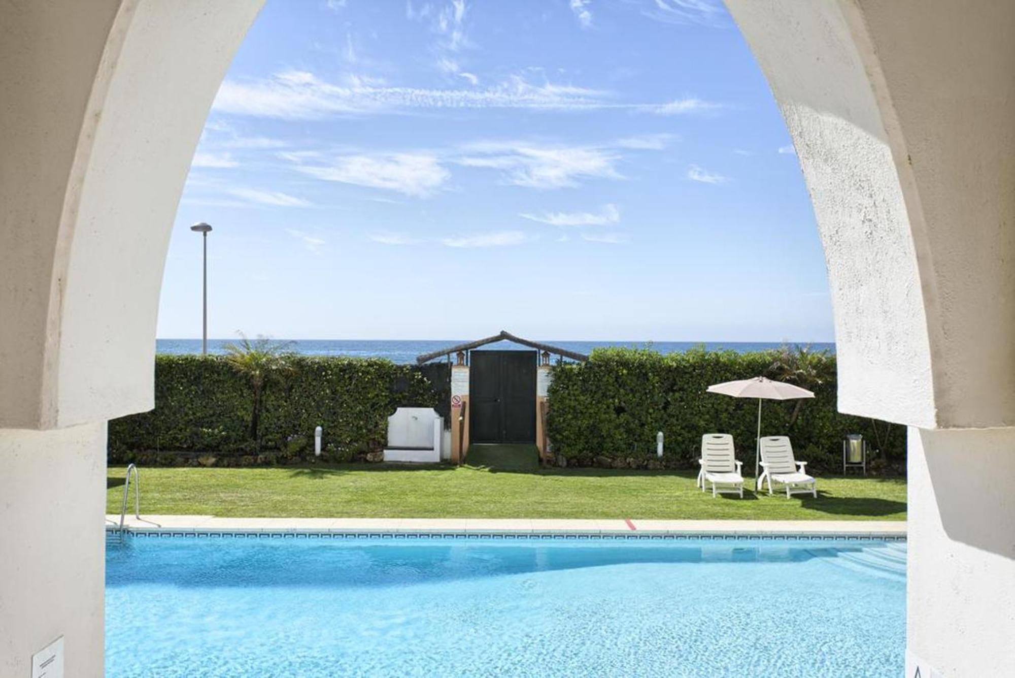 Appartamento Spacious In Sea View & Shared Pool Marbella