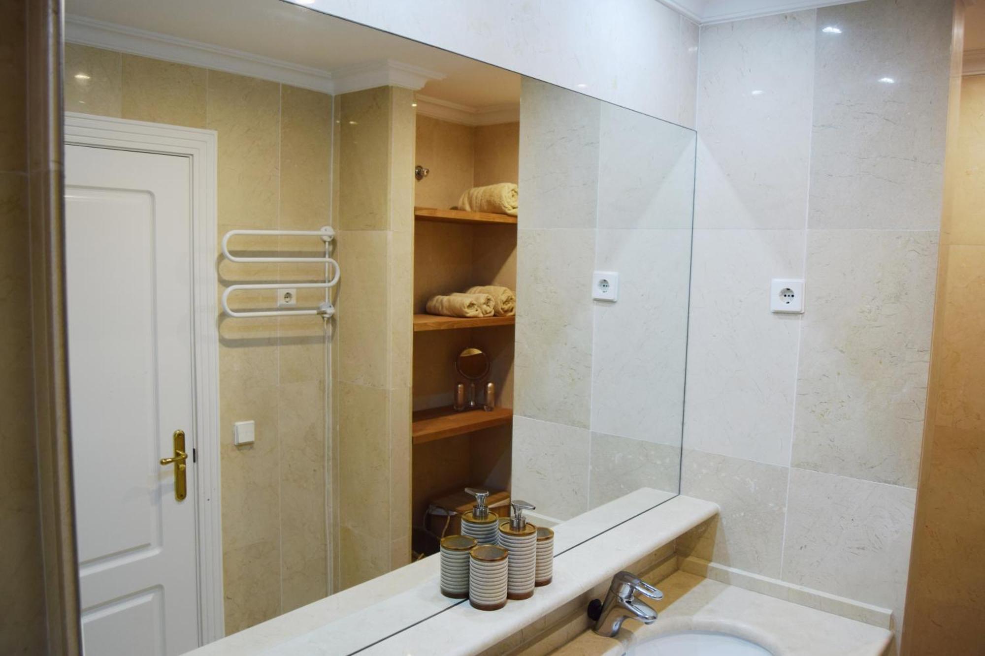 Spacious In Sea View & Shared Pool *