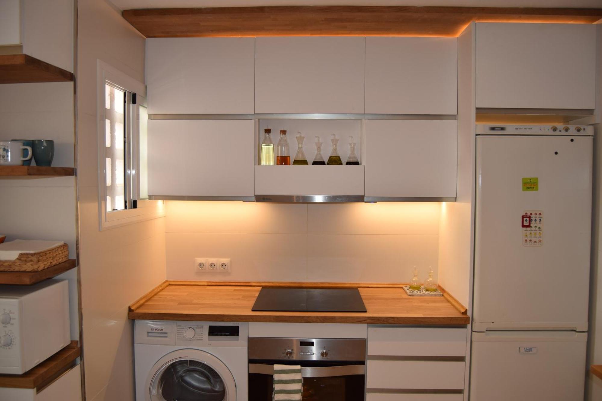 Spacious In Sea View & Shared Pool Apartament