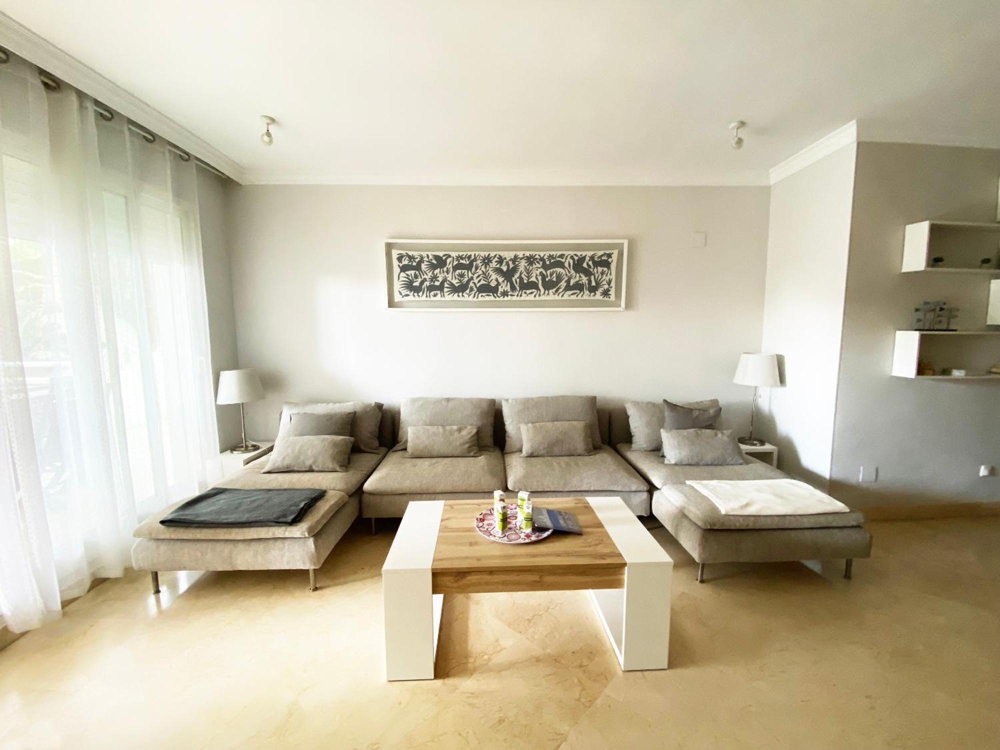 Apartament Spacious In Sea View & Shared Pool