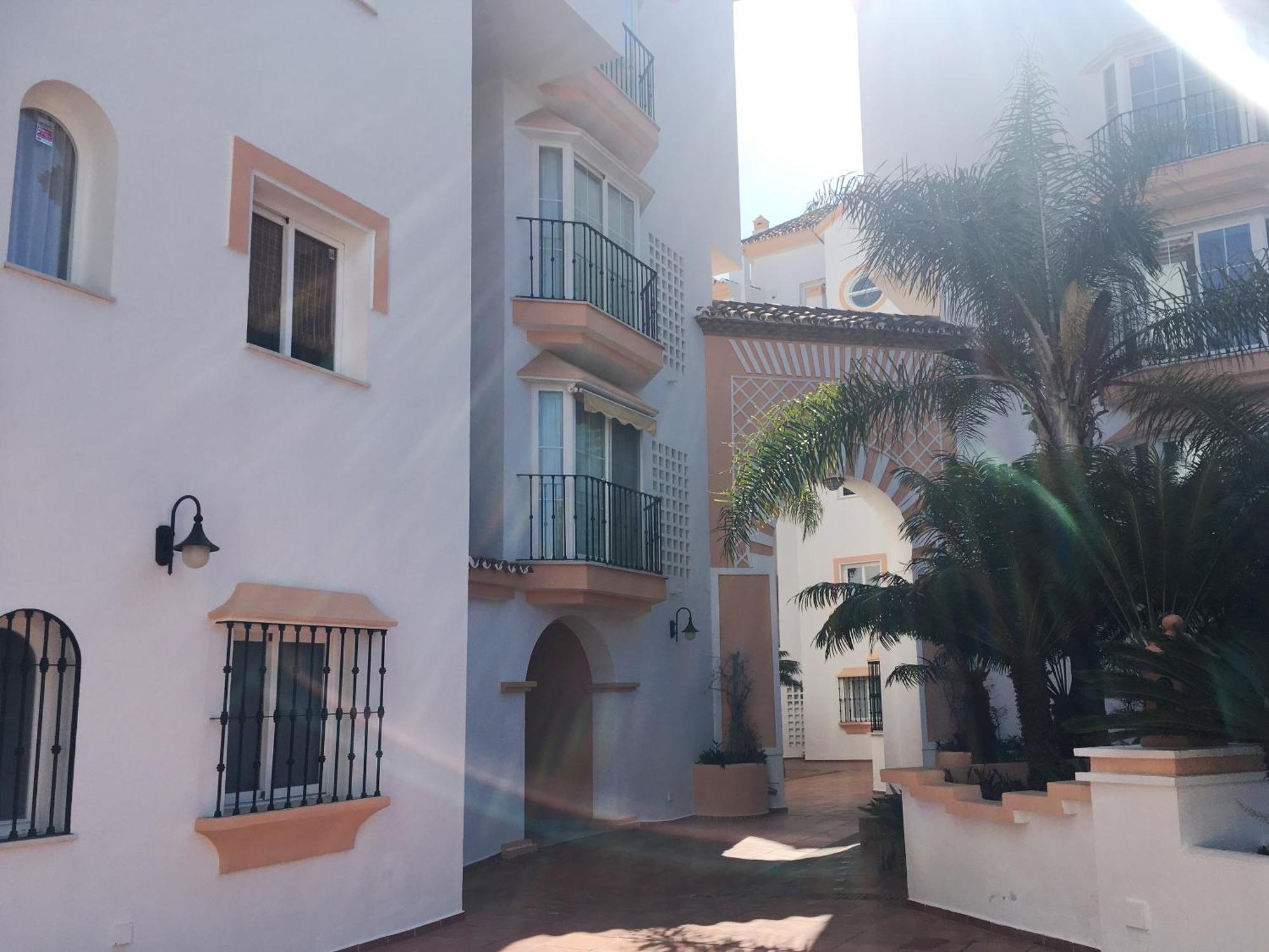 Spacious In Sea View & Shared Pool Apartament Marbella
