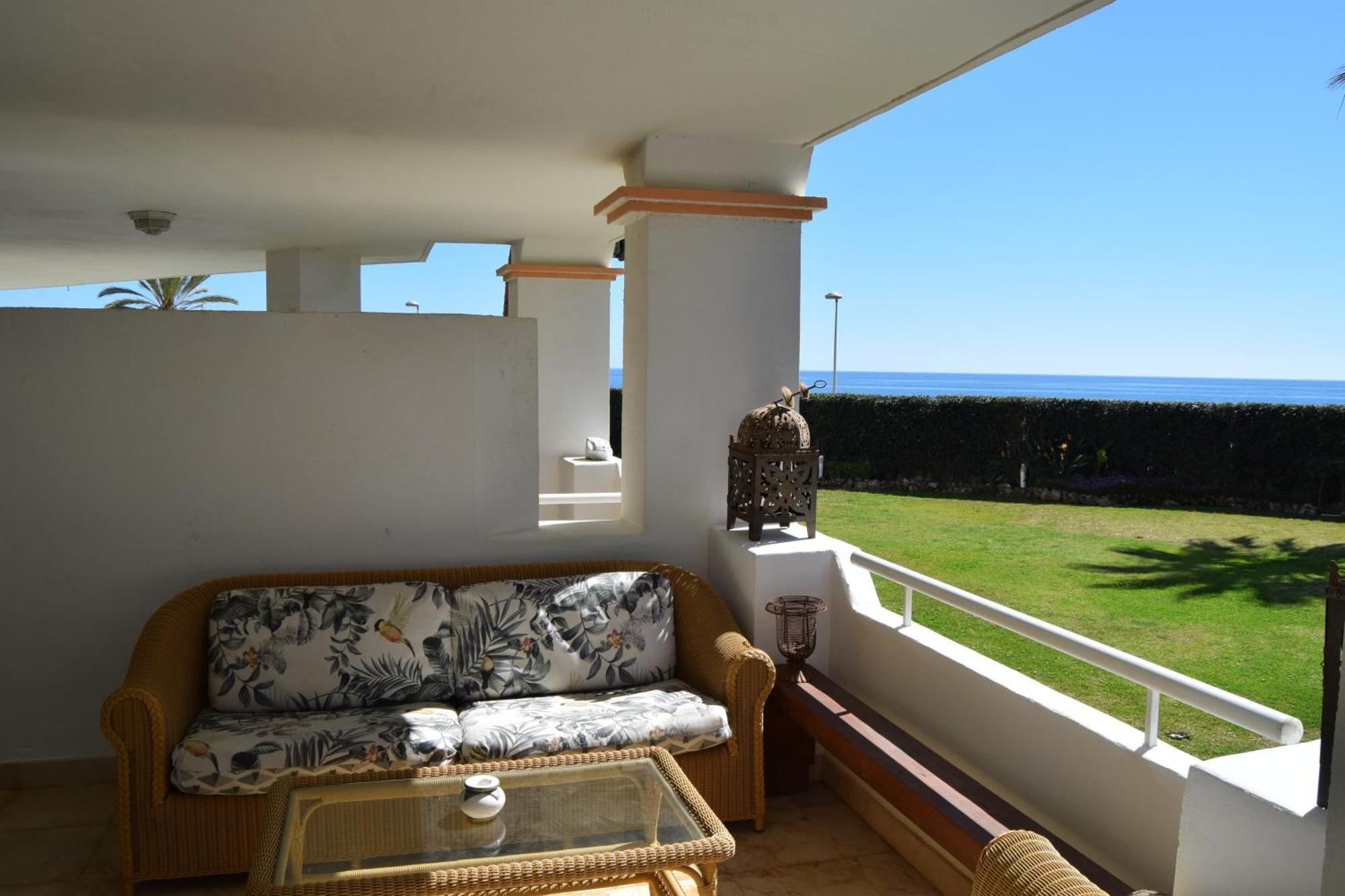 Apartament Spacious In Sea View & Shared Pool *