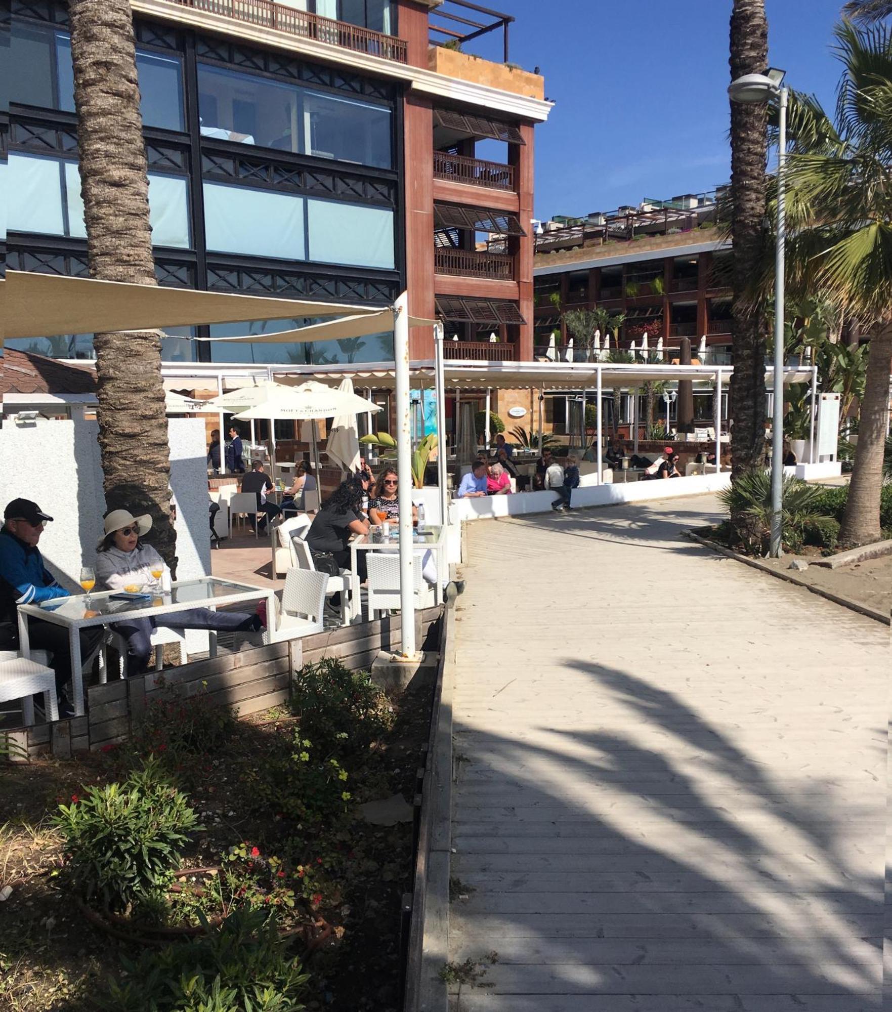 Apartament Spacious In Sea View & Shared Pool